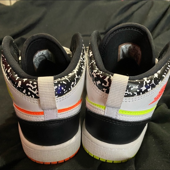 Air Jordan 1 Composition Notebook - Picture 4 of 6